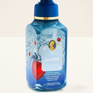 Bath & Body Works Snow White Hand Soap - Blue and Red